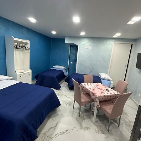 Blue House Apartment Napoli Bagian luar foto