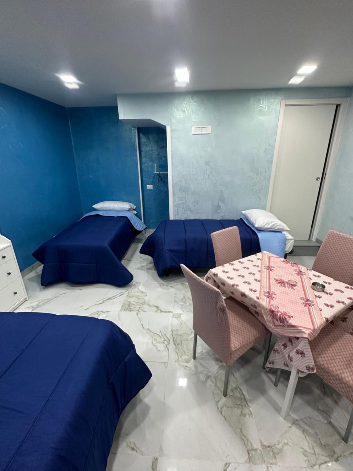 Blue House Apartment Napoli Bagian luar foto
