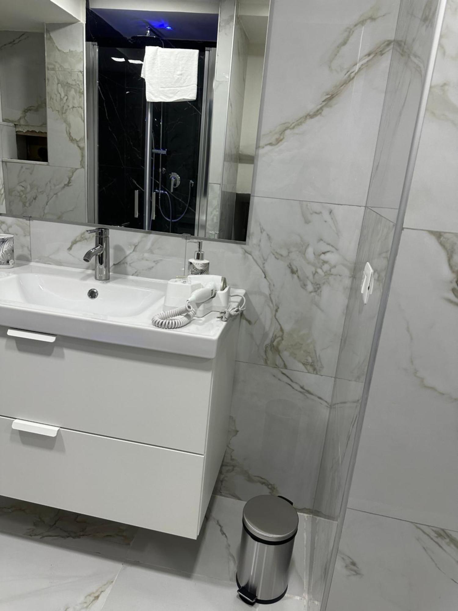 Blue House Apartment Napoli Bagian luar foto