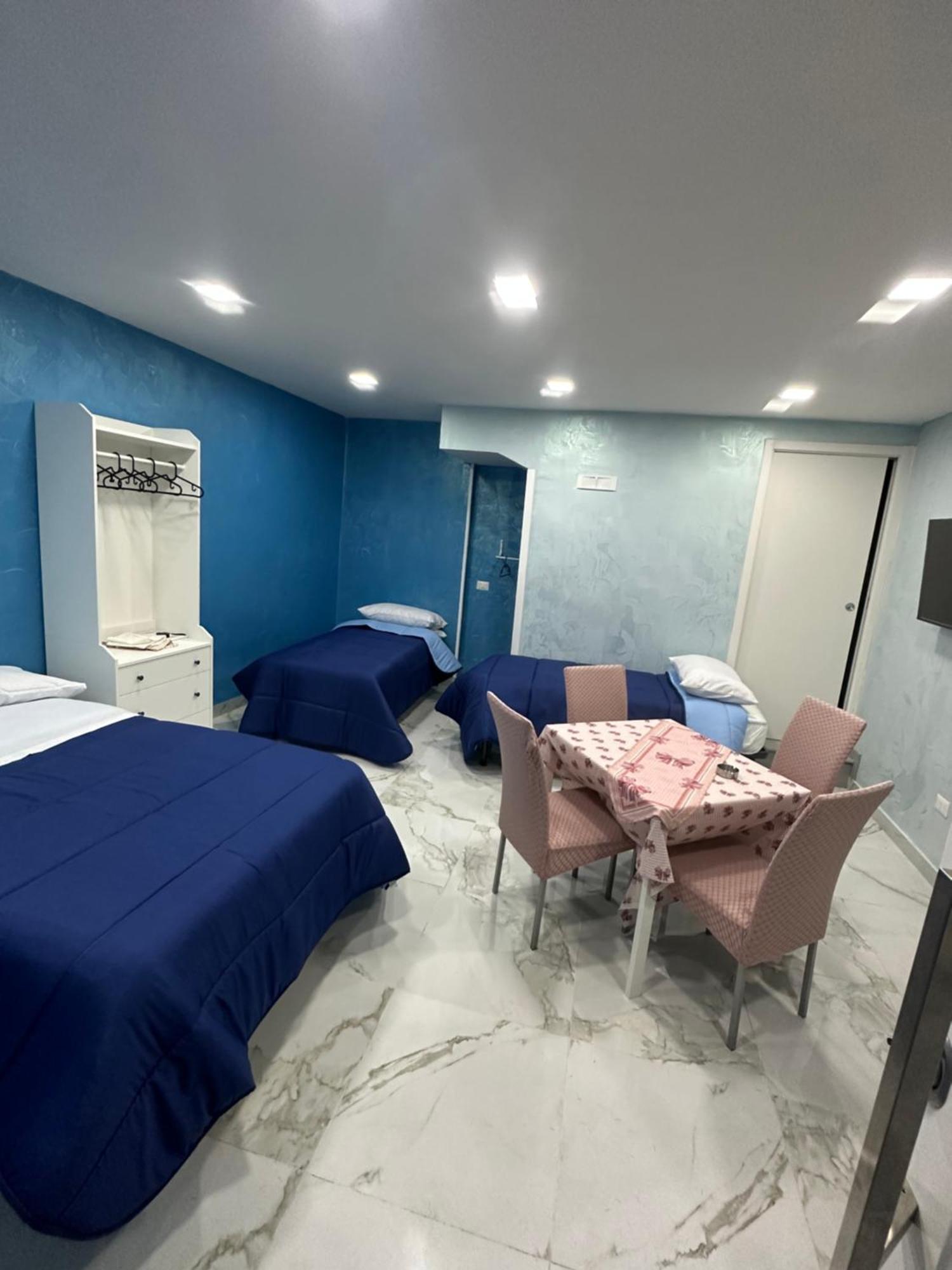 Blue House Apartment Napoli Bagian luar foto